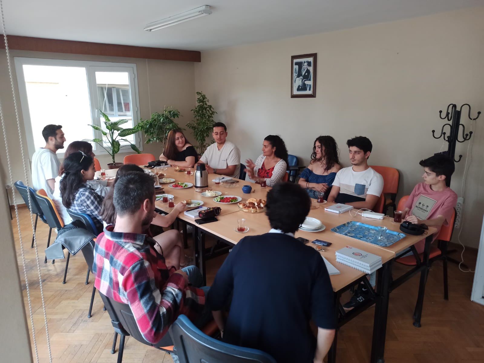 ÖĞRENCİ KOMİSYONU GELENEKSEL TANIŞMA ÇAYI ETKİNLİĞİMİZİ GERÇEKLEŞTİRDİK. 