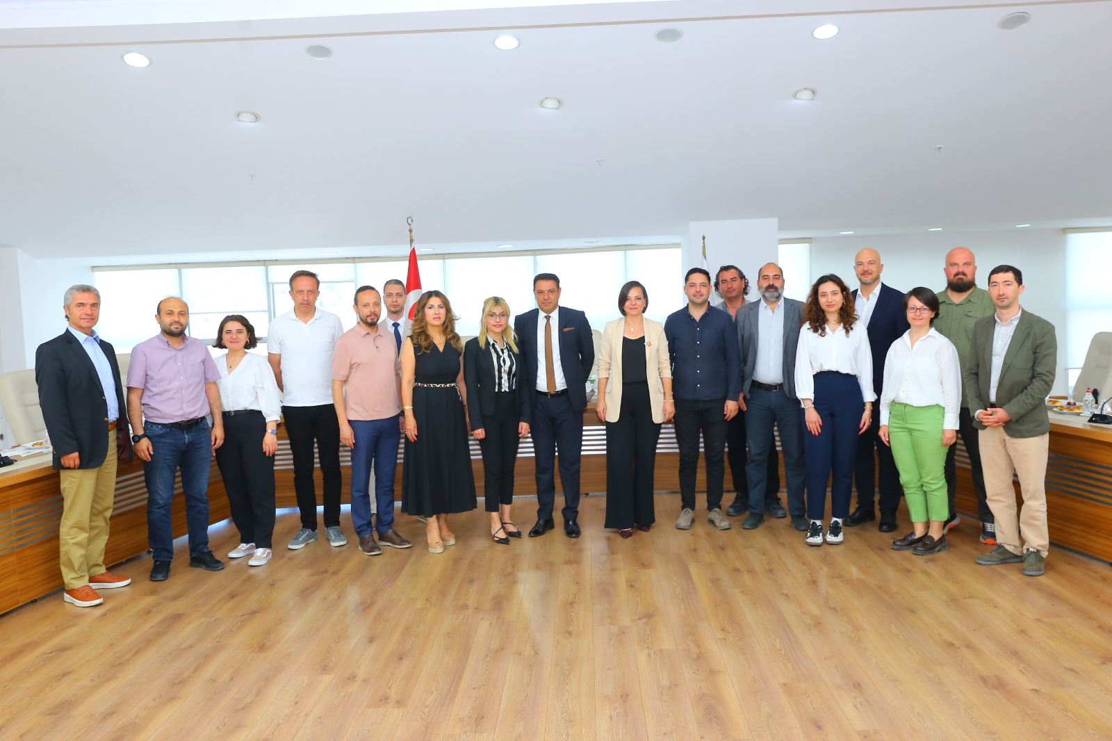 KARABAĞLAR BELEDİYESİ’NDE ATIK YÖNETİMİ İÇİN ORTAK AKIL BULUŞMASI’NA KATILDIK!