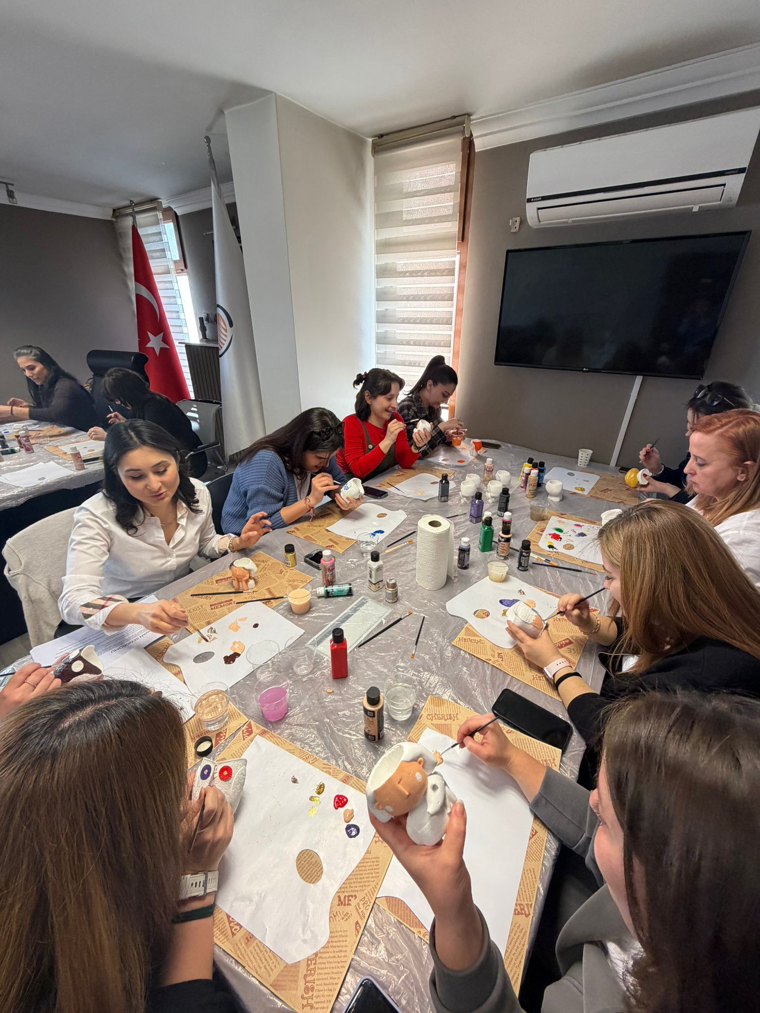 8 MART DÜNYA KADINLAR GÜNÜNDE KADIN ÜYELERİMİZLE BİRARAYA GELDİK