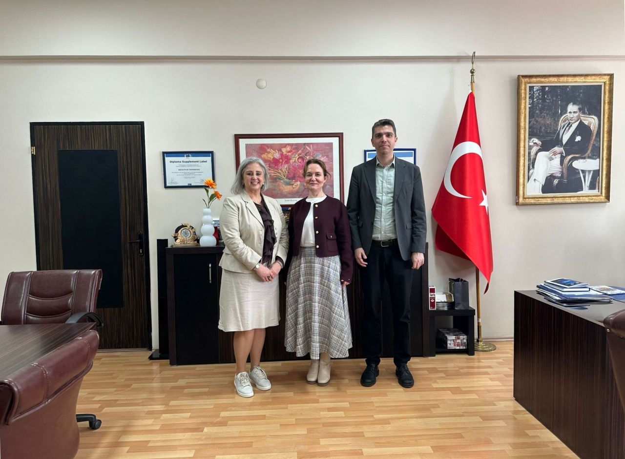 DEÜ MÜHENDİSLİK FAKÜLTESİ DEKANI ÜYEMİZ PROF.DR. AZİZE AYOL’U ZİYARET ETTİK.