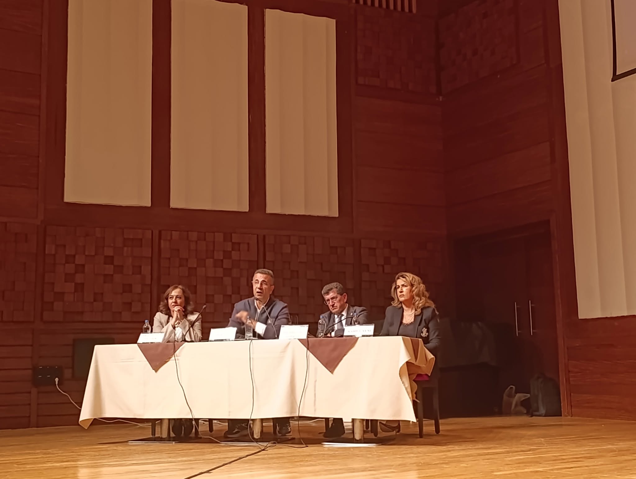 İZMİR'DEN COP31'E ETKİNLİK DİZİMİZİN SON GÜNÜNÜNDE BİRİNCİ OTURUMU “İKLİM DEĞİŞİKLİĞİ VE SANAYİ” KONUSU İLE GERÇEKLEŞTİRDİK.