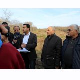 OLMAYAN ELEKTRİĞİ TAŞIMAK İÇİN AĞAÇ KESİLİYOR 