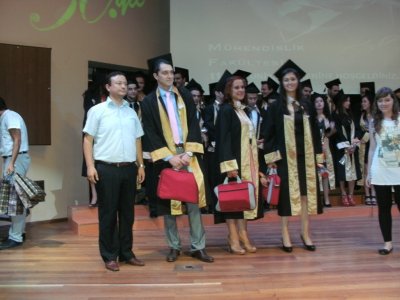 AKDENİZ ÜNİVERSİTESİ MÜHENDİSLİK FAKÜLTESİ MEZUNİYET TÖRENİNDEYDİK.