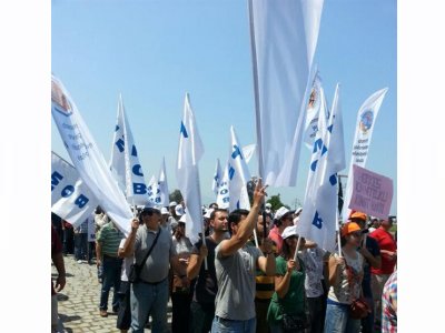  1 MAYIS DA ALANLARDAYDIK

 