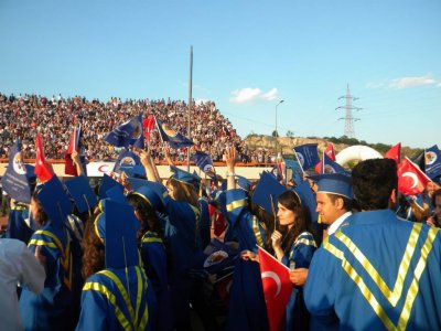 YENİ MEZUN MESLEKTAŞLARIMIZIN SEVİNÇ VE MUTLULUKLARINI PAYLAŞTIK.

