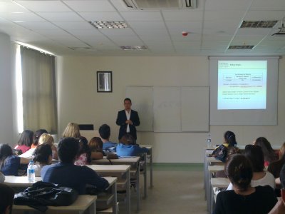 AKDENİZ ÜNİVERSİTESİ ÇEVRE MÜHENDİSLİĞİ BÖLÜMÜ ÖĞRENCİLERİNE TURİZM-ÇEVRE İLİŞKİLİ EĞİTİM DÜZENLENDİ.