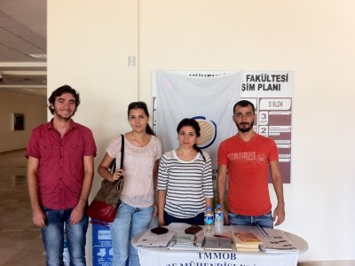 TEMSİLCİLİĞİMİZİN ÖĞRENCİ KOMİSYONU AKDENİZ ÜNİVERSİTESİ`NDE TANIŞMA STANDI İLE ÇALIŞMALARINA BAŞLADI