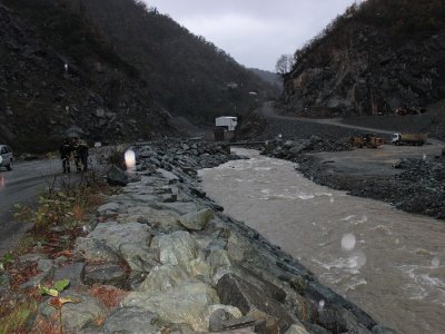 BU KAPASİTEDE HES İÇİN BU KIYIM MANTIKLI DEĞİL 