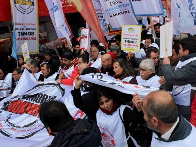 TMMOB ÜYELERİ GÜVENPARK`A YÜRÜDÜ