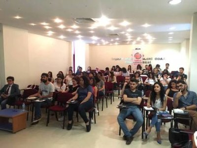 ÇUKUROVA ÜNİVERSİTESİ MÜHENDİSLİK-MİMARLIK FAKÜLTESİ ÇEVRE MÜHENDİSLİĞİ 4. SINIF ÖĞRENCİLERİMİZE `ÇEVRE MEVZUATI`EĞİTİMİ VE `CV HAZIRLAMA,MÜLAKAT TEKNİKLERİ` KONULU SÖYLEŞİMİZİ GERÇEKLEŞTİRDİK.