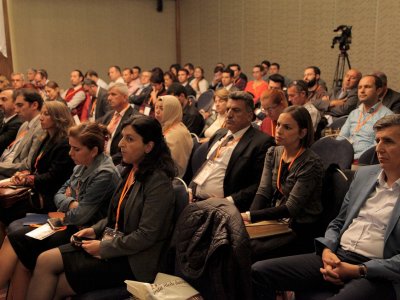 TOPLUM ÇEVRE OLAYLARINA ENDİŞEYLE BAKIYOR