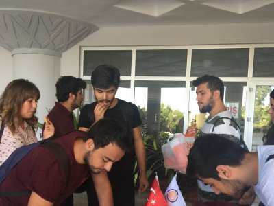ÇMO ANTALYA ÖĞRENCİ KOMİSYONUMUZ AKDENİZ ÜNİVERSİTESİNDE STAND AÇTI.