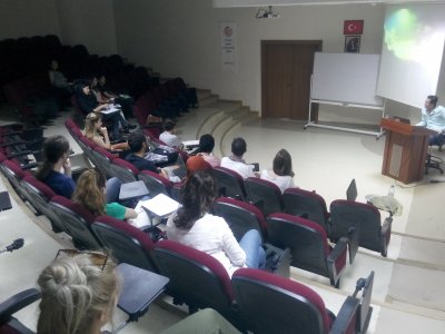 4. SINIF ÖĞRENCİLERİNE "MESLEKİ UYGULAMALARA HAZIRLIK VE KARİYER EĞİTİMİ" VERDİK