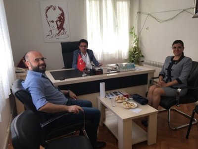 7/24 MEDYA GAZETESİ İMTİYAZ SAHİBİ SN. ÖZLEM PEKDURANER ODAMIZI ZİYARETİ.