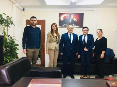 ÇEVRE VE ŞEHİRCİLİK İL MÜDÜRLÜĞÜ GÖREVİNE GETİRİLEN SN. HASAN METİN BEYE ŞUBE YÖNETİM KURULUMUZDAN ZİYARET.