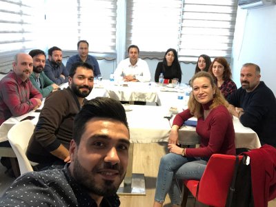 5-6 NİSAN TARİHLERİNDE ÇEVRE MÜHENDİSLERİ ODASI GENEL BAŞKANI DR. BARAN BOZOĞLU VE MERKEZ YÖNETİM KURULU ÜYELERİNİN KATILIMI İLE DİYARBAKIR ÇMO ÜYE TOPLANTISI GERÇEKLEŞTİRİLDİ.