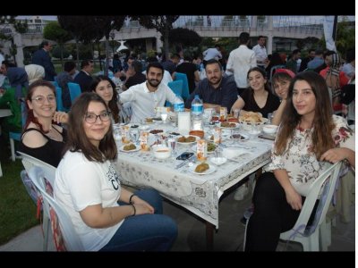 ÇEVRE MÜHENDİSLERİ ODASI KONYA TEMSİLCİLİĞİMİZİN DÜZENLEDİĞİ İFTAR YEMEĞİ VE MESLEKİ DAYANIŞMA TOPLANTISI YOĞUN KATILIMLA GERÇEKLEŞTİ..