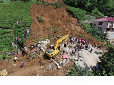 `RİZEDEKİ FELAKETİ SİZ HAZIRLADINIZ`