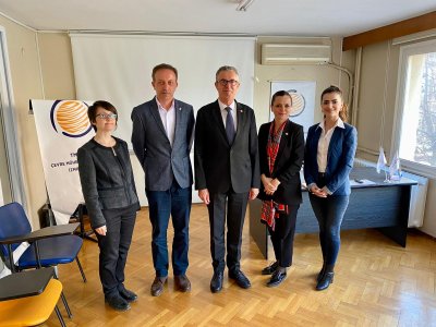 GAZİEMİR BELEDİYE BAŞKANI SN.HALİL ARDA ŞUBEMİZİ ZİYARET ETTİ.