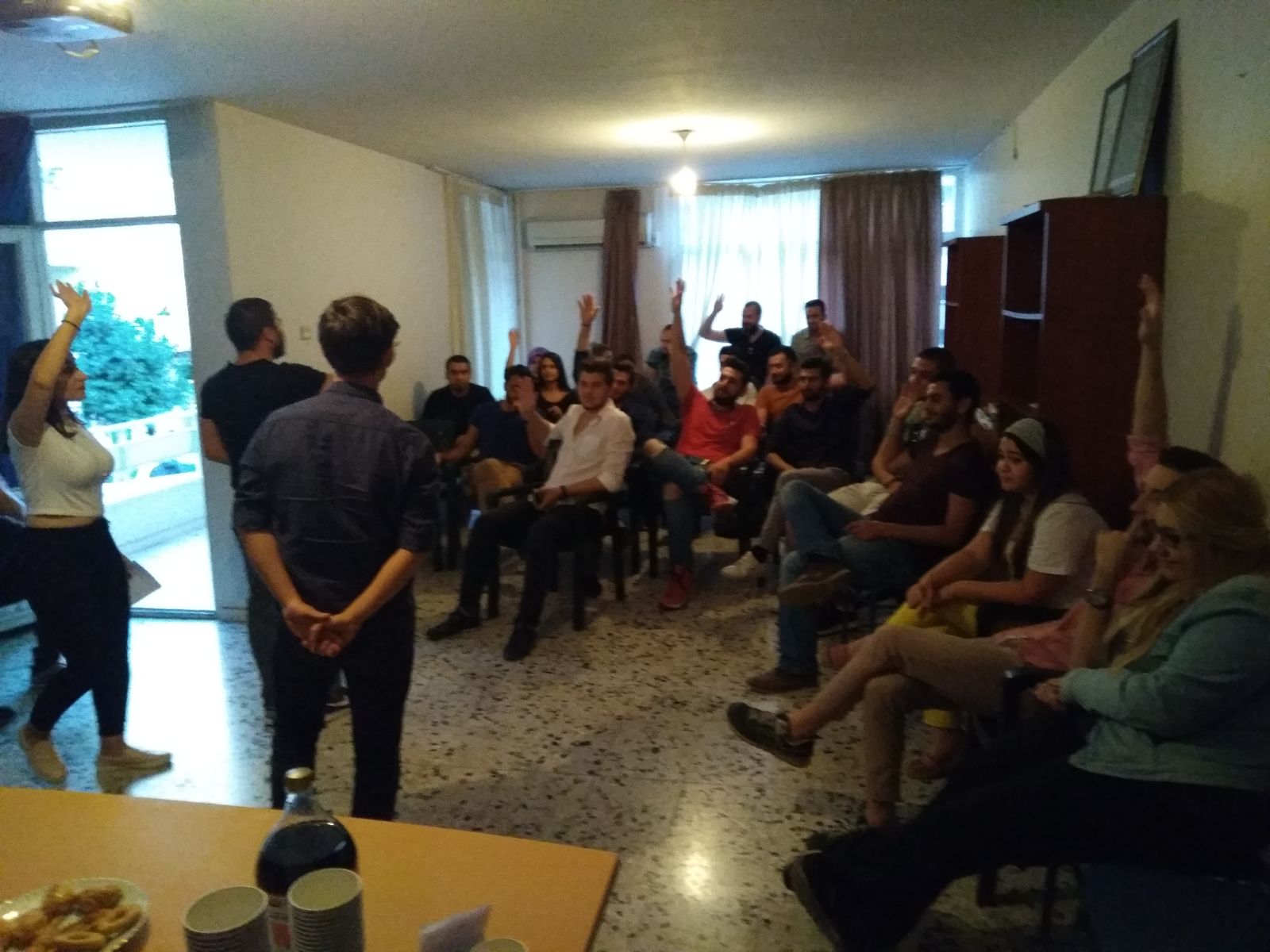 14 EKİM 2016 TARİHİNDE ÇEVRE MÜHENDİSLERİ ODASI MERSİN İL TEMSİLCİLİĞİNDE TOPLANAN MERSİN ÜNİVERSİTESİ MÜHENDİSLİK FAKÜLTESİ ÇEVRE MÜHENDİSLİĞİ ÖĞRENCİLERİÇMO ÖĞRENCİ KOMİSYONUNU OLUŞTURMUŞLARDIR.