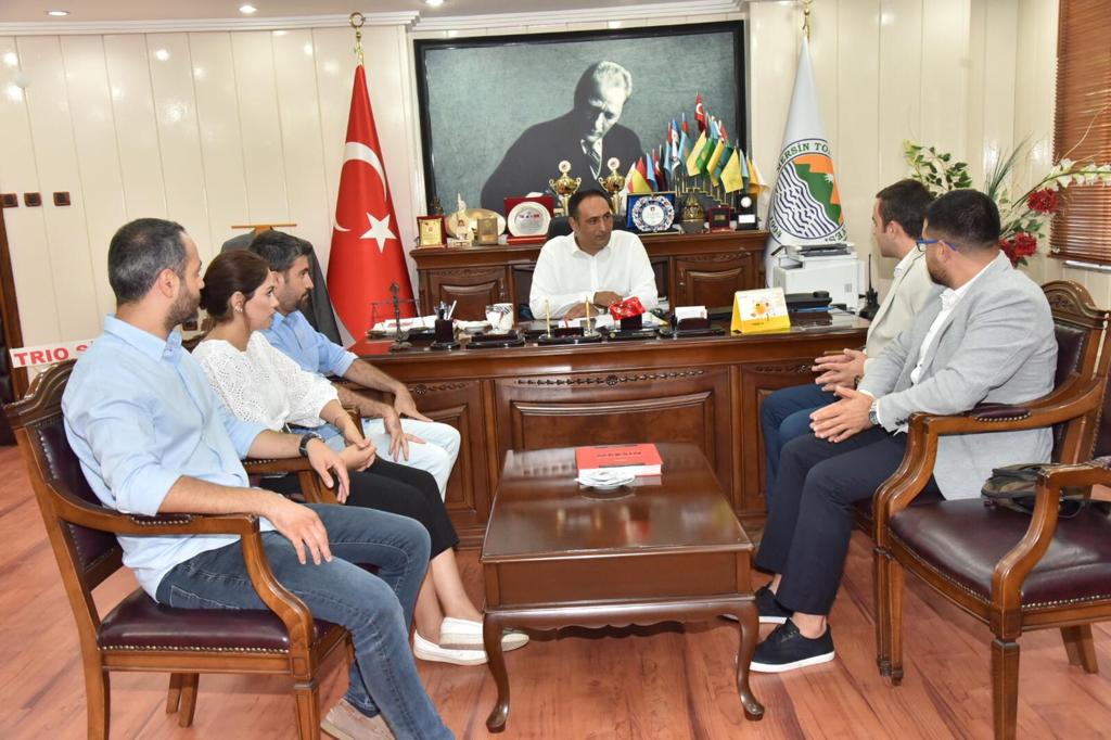 TMMOB ÇEVRE MÜHENDİSLERİ ODASI MERSİN ŞUBESİ YÖNETİM KURULU TOROSLAR BELEDİYE BAŞKANINI MAKAMINDA ZİYARET ETTİ.